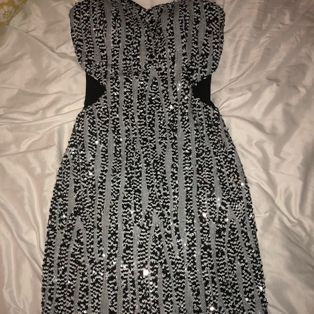 BEBE DRESS